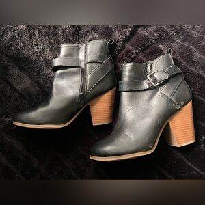 Heeled black ankle boots